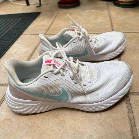 Nike Women's Revolution Sneaker - Size 11 - Picture 11 of 11
